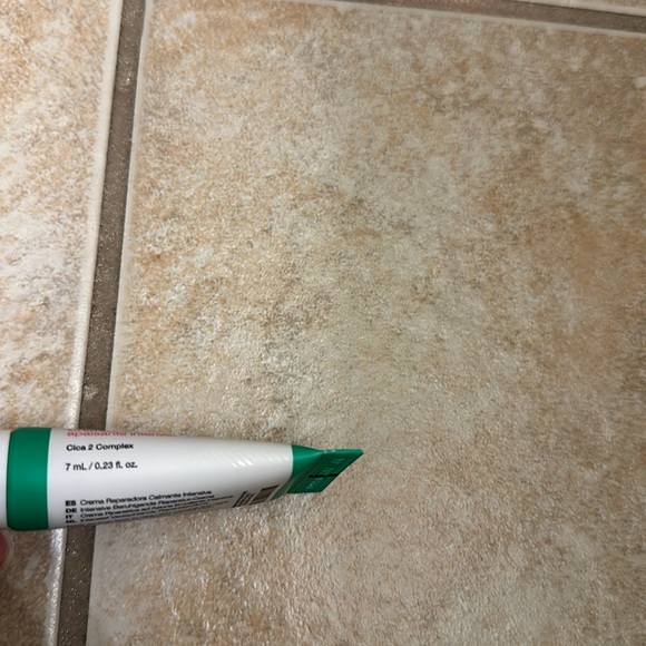 Dr. Jart+ Cicapair™ Sensitive Skin Moisturizer for Redness - Picture 2 of 3